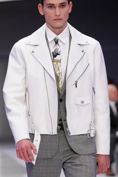 Look 14